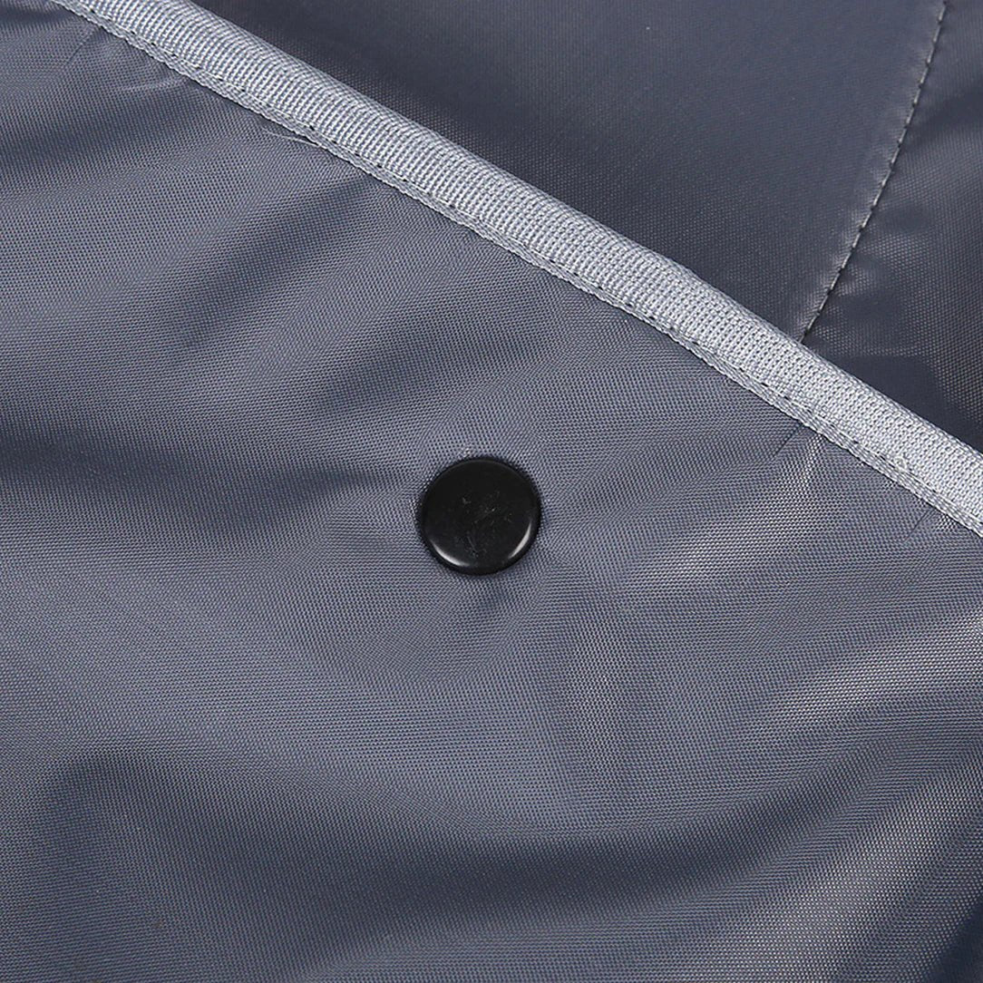 Tissu matelassé gris foncé avec bouton pression noir sur Sac à dos Chat Transparent Chatelair