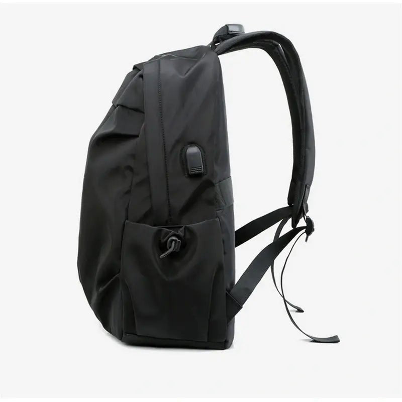 Sac à dos de cours moderne noir avec port de charge USB externe et poche latérale