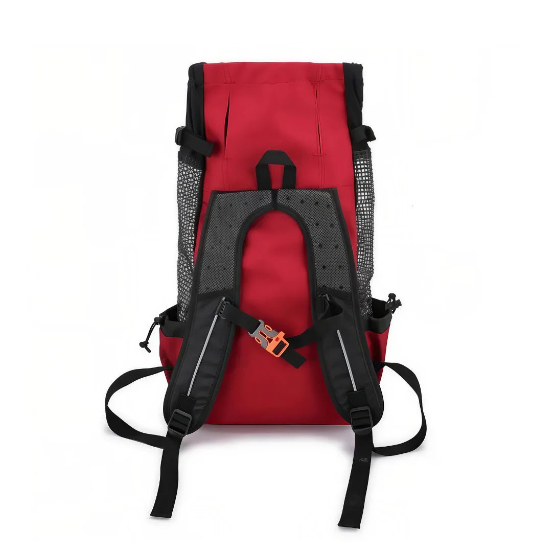 Sac à dos de randonnée rouge avec poches latérales en mesh et bretelles rembourrées