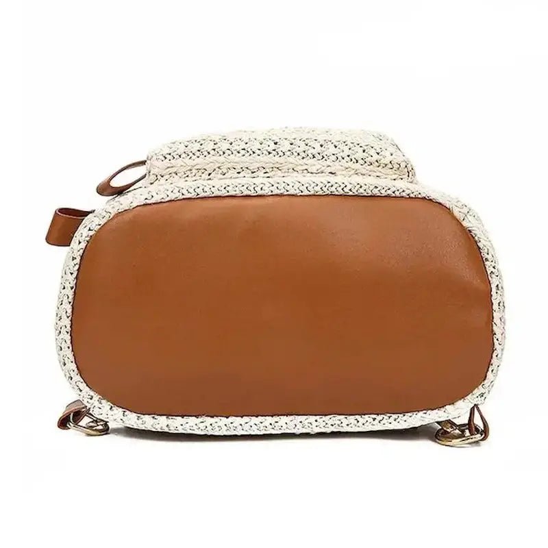 Sac à dos femme de plage en paille marron et blanc avec fond en cuir