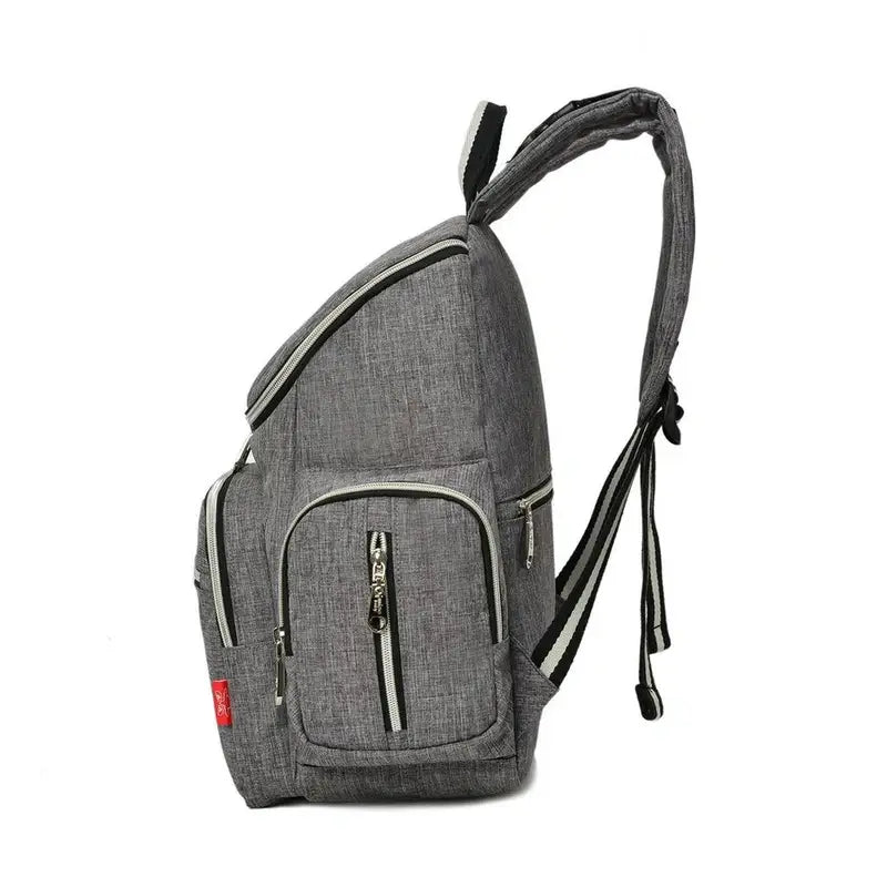 Sac à dos gris avec plusieurs poches zippées et bandoulière réglable pour bébé