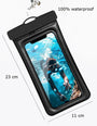 Pochette 100 % waterproof de téléphone noire avec écran transparent montrant une scène sous-marine