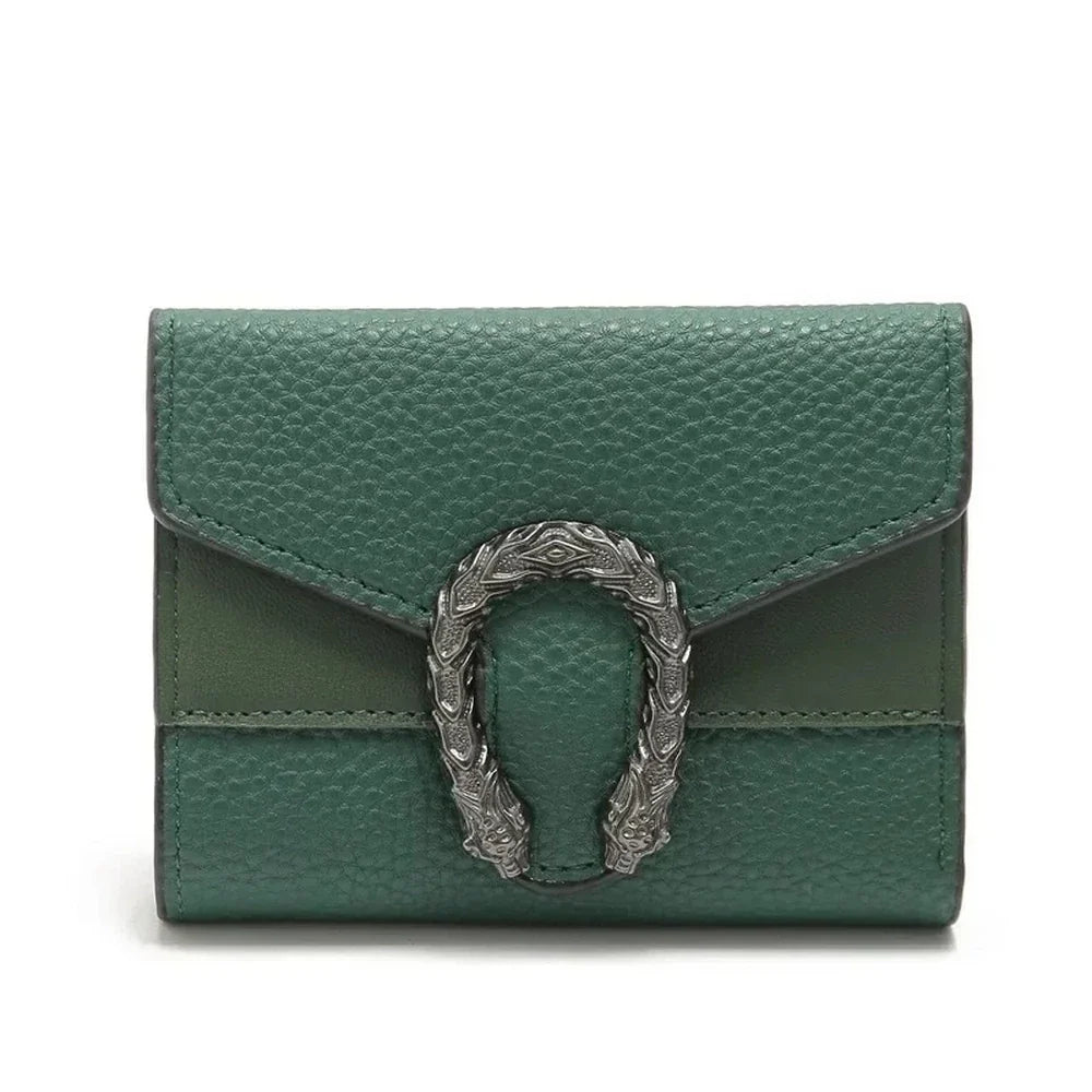 Portefeuille chic en cuir vert avec texture et boucle en fer à cheval argenté