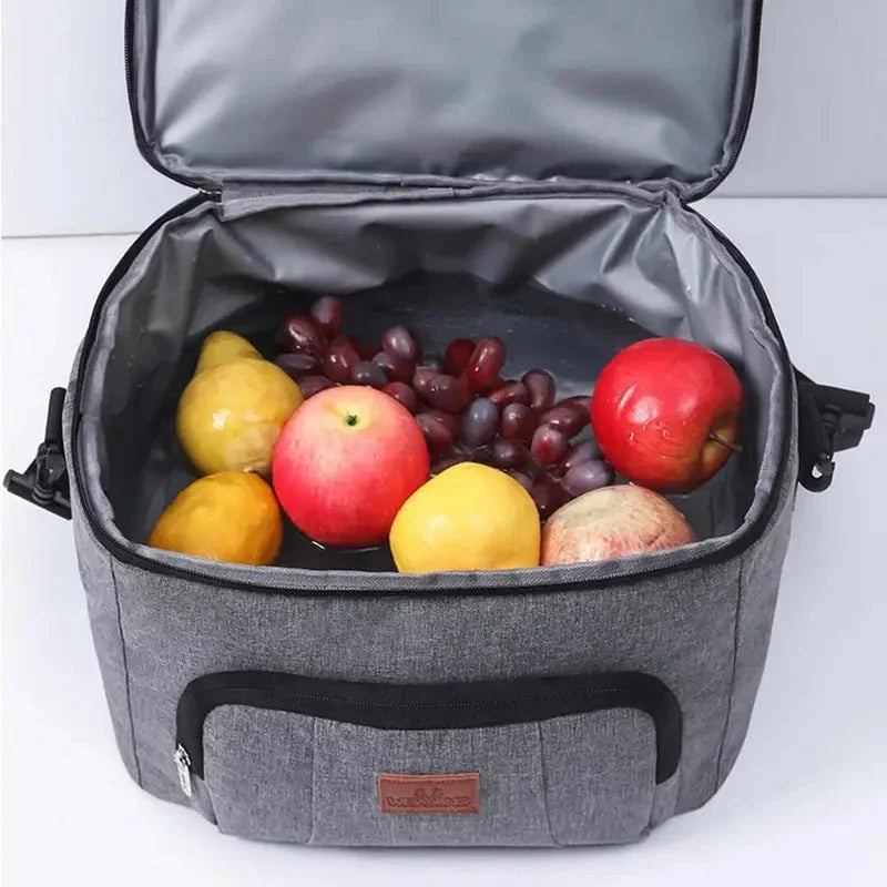 Sac à dos isotherme bandoulière gris avec sac de refroidissement rempli de fruits frais