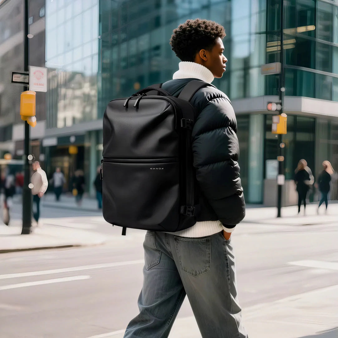 Sac à dos cabine en cuir noir AirTrail avec antivol et compartiments