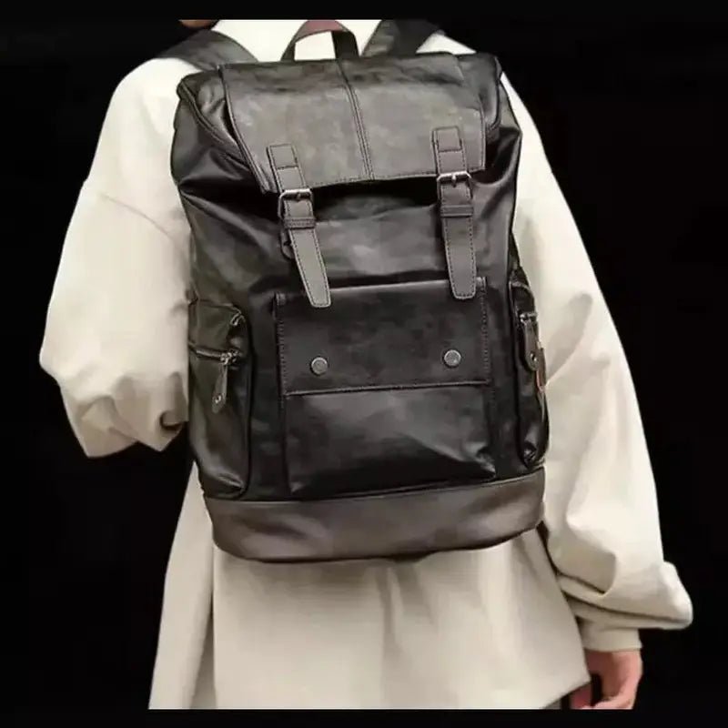 Sac à dos en cuir noir homme décontracté avec fermetures à boucle et poches multiples