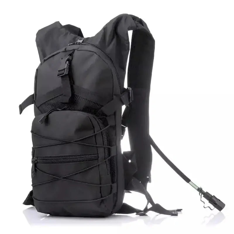 Sac à dos de randonnée léger Camelbak noir avec plusieurs compartiments et cordon de serrage