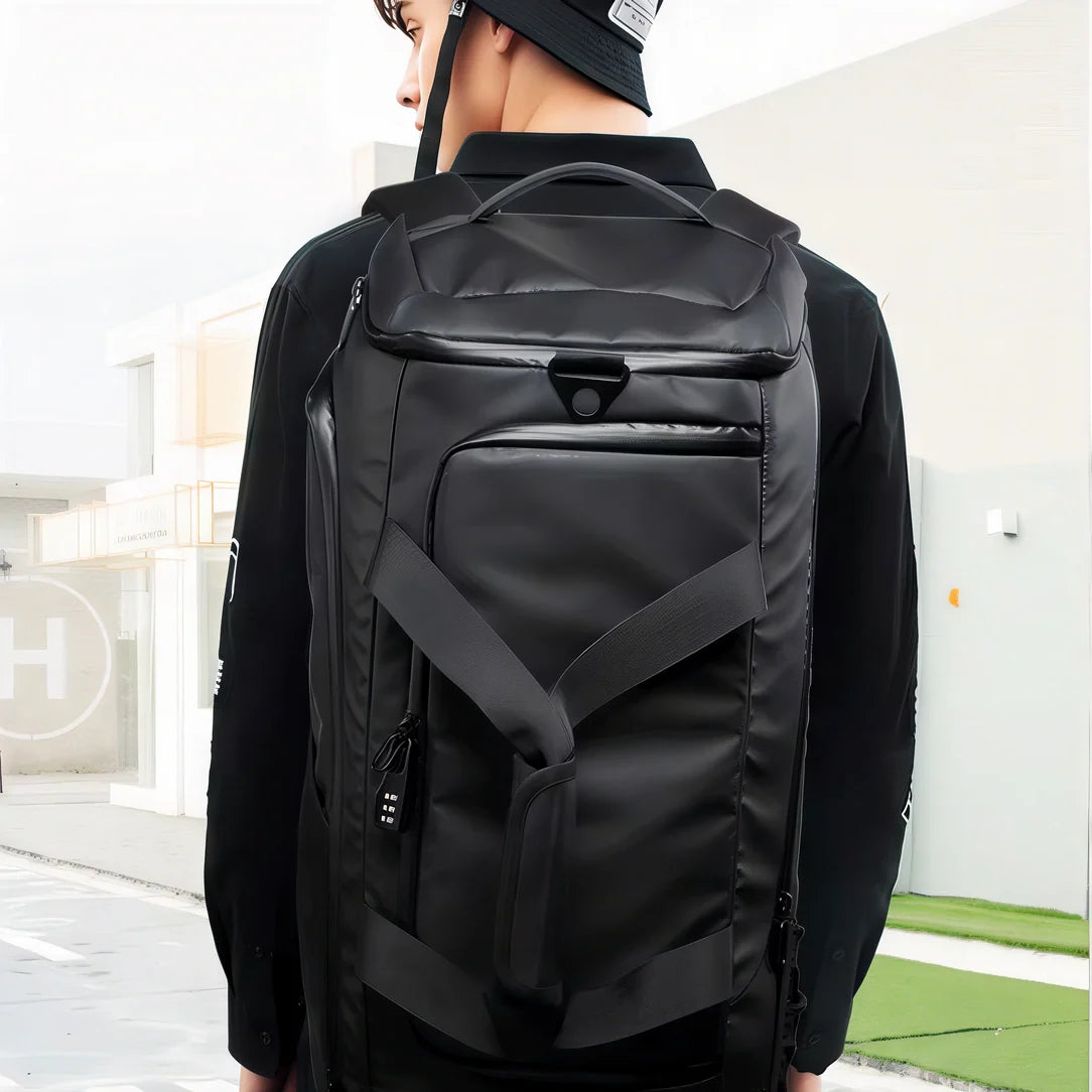 Sac à dos de sport noir avec compartiments et sangles en nylon