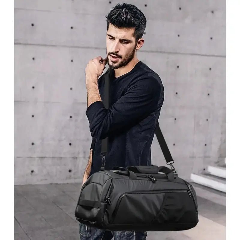 Sac à dos de sport noir avec compartiment chaussures et bandoulière