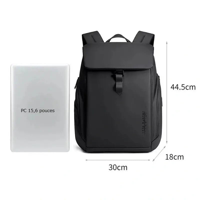Sac à dos de travail femme noir avec rabat et boucle, adapté pour un ordinateur portable 15.6 pouces