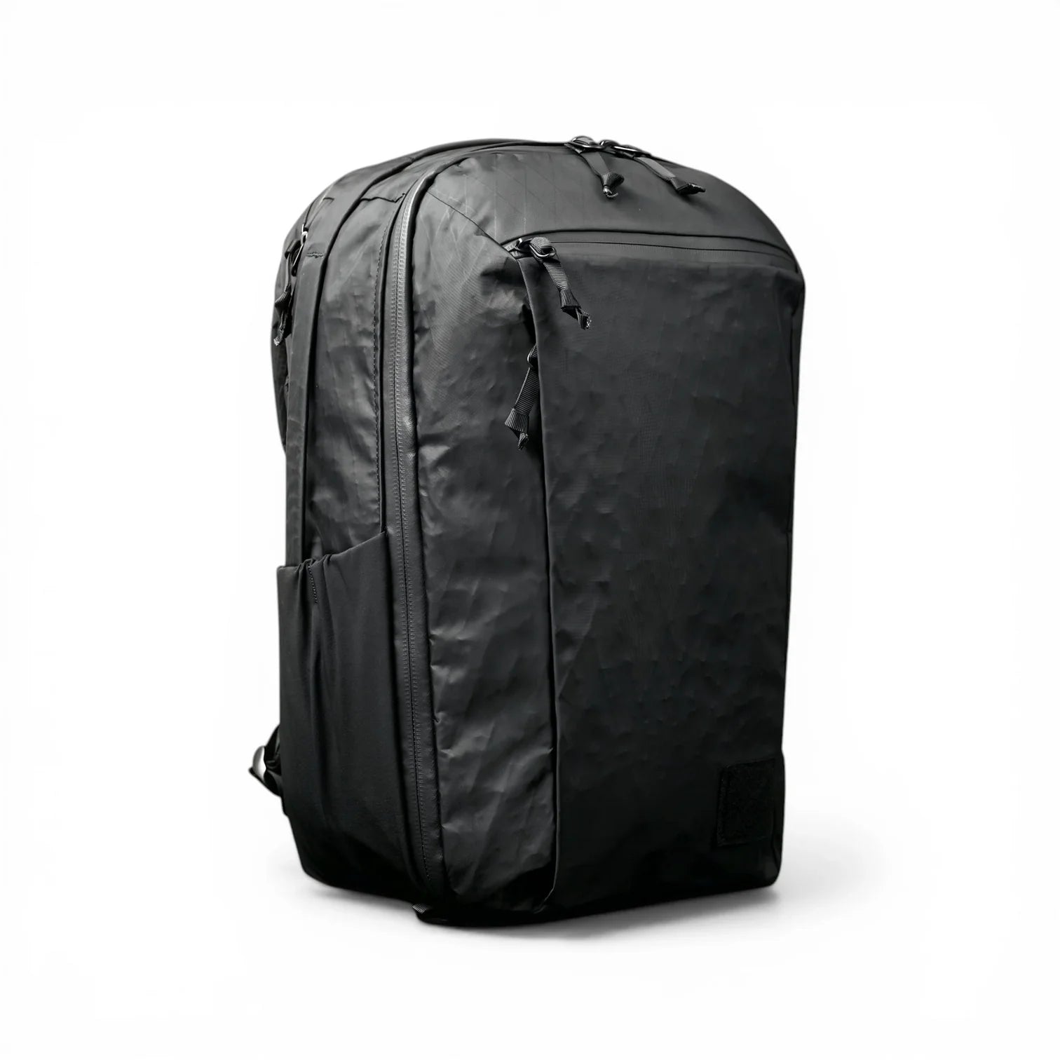 Sac à dos de voyage 26L CBT X noir minimaliste, tissu durable et coutures subtiles
