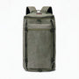 Sac à dos de voyage en toile cirée olive avec fermetures éclair noires et anneaux D métalliques
