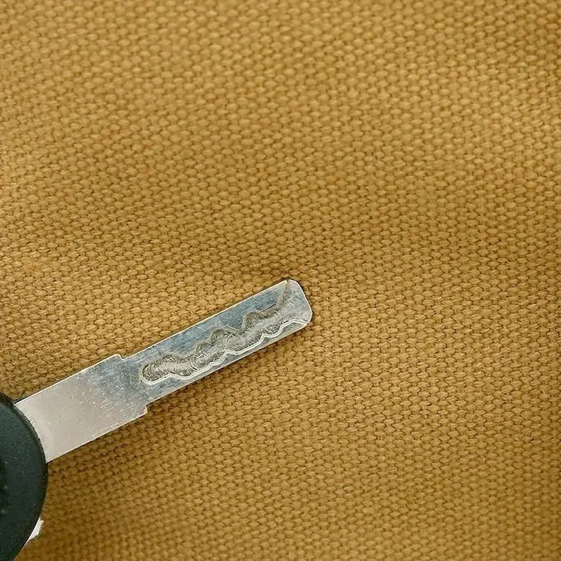 Clé de voiture en métal avec coupe ondulée pour Sac à dos de voyage en toile