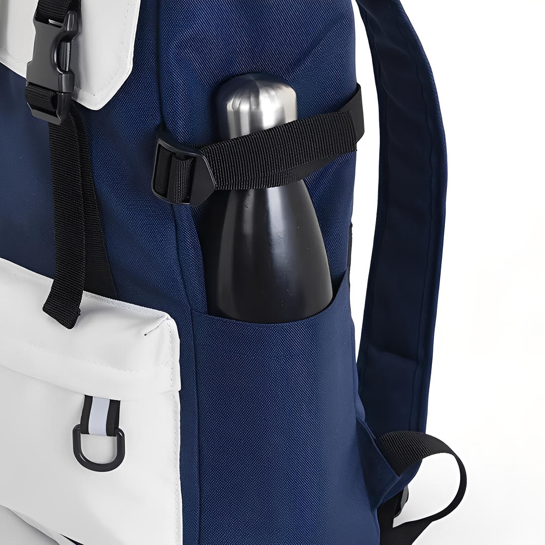 Sac à dos de voyage vintage navy blue et blanc avec bouteille d’eau sur le côté