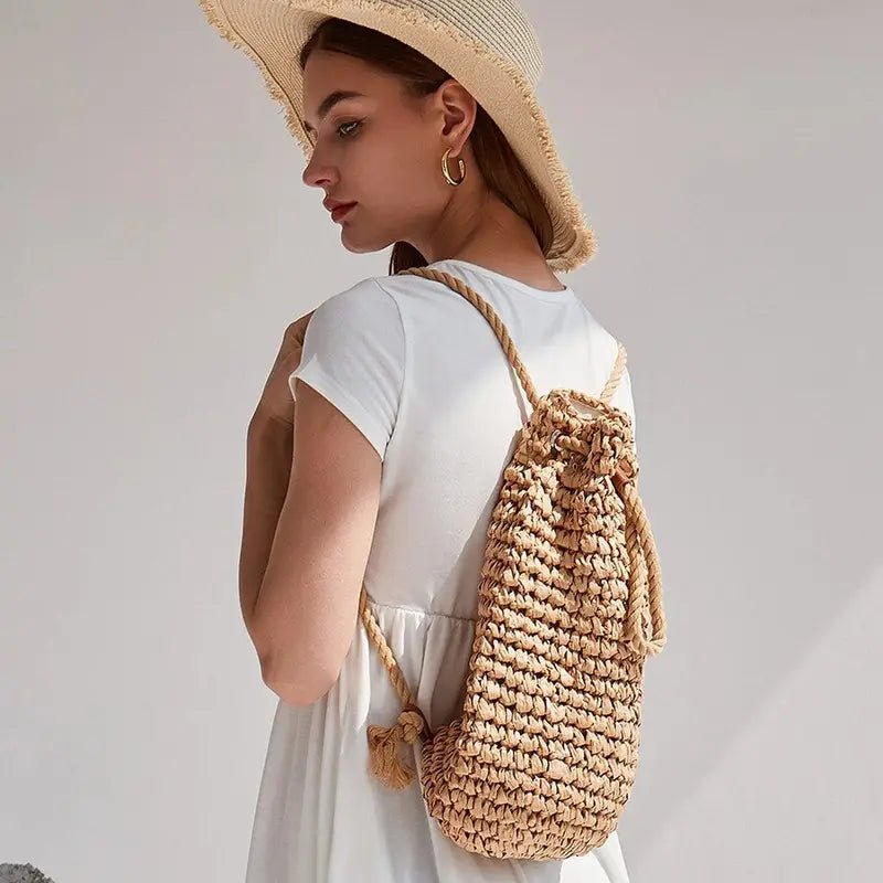 Sac à dos en paille chic avec cordons en corde et style bohème