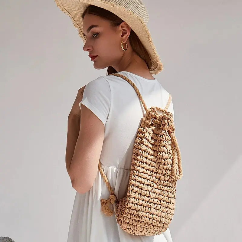 Sac à dos en paille chic