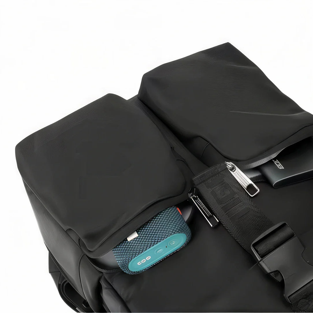 Sac à dos Equinoxe noir étanche avec fermeture éclair et sangles réglables