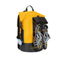 Sac à dos étanche 40L jaune vif avec accents noirs et chaussures grises