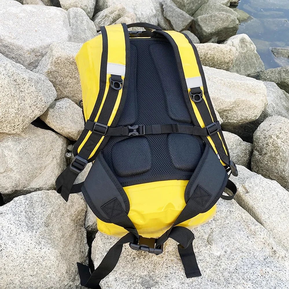 Sac à dos étanche de trail 30L jaune avec bretelles rembourrées et soutien dorsal
