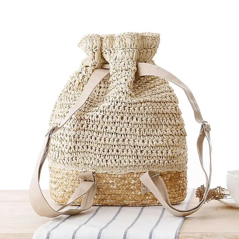 Sac à dos femme paille en paille tissée avec cordon et bretelles en cuir