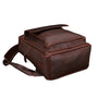 Sac à dos homme en cuir vintage marron riche avec rabat et coutures visibles