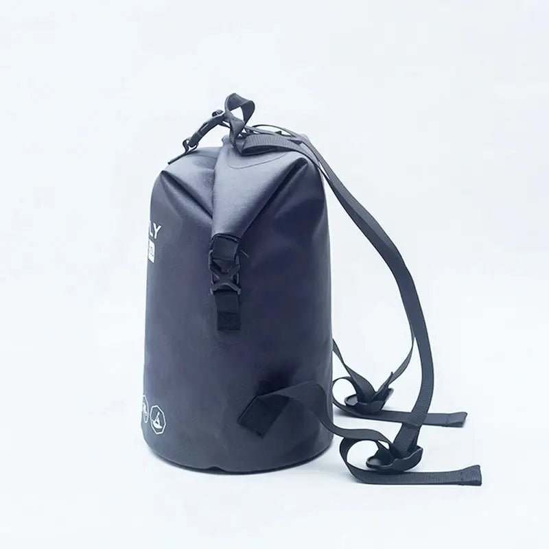 Sac à dos imperméable 15 litres en noir avec bandoulière pour randonnée et voyage