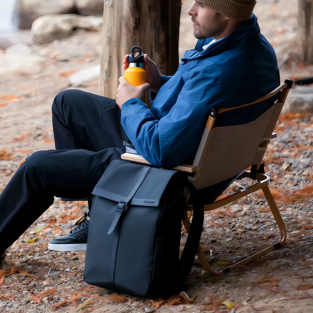 Sac à dos laptop 15’’ Ryden JB bleu en nylon durable avec fermeture roll-top et poche ordinateur