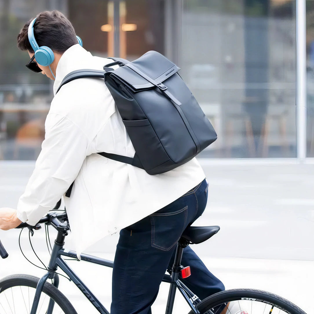 Sac à dos en cuir noir Ryden JB 15’’ avec housse laptop et coating hydrofuge