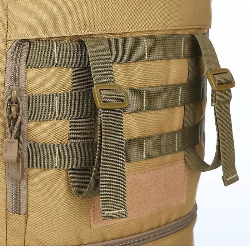 Sac à dos militaire 50 litres avec webbing MOLLE, bretelles ajustables et compartiment zippé
