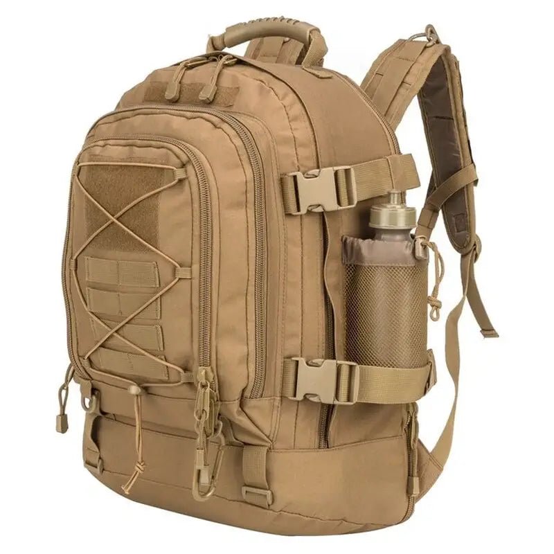 Sac à dos militaire tactique tan avec plusieurs compartiments et porte-bouteille d’eau