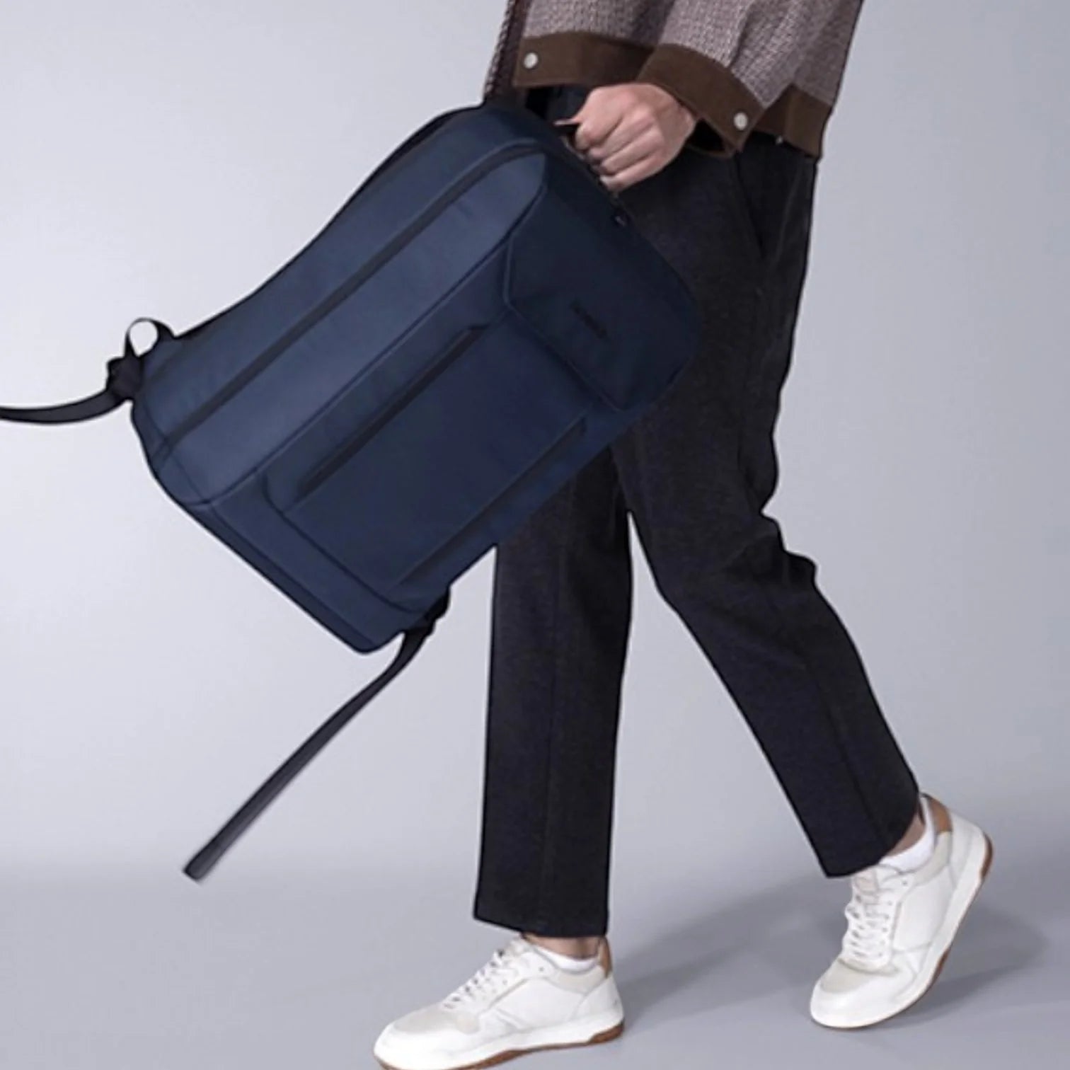 Sac à dos KS 900 bleu marine minimaliste avec sangles noires