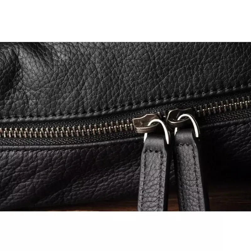 Sac à dos noir en cuir véritable avec fermeture éclair en cuir texturé noir