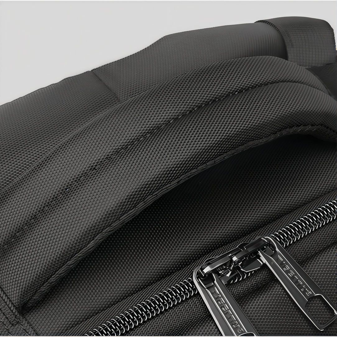 Sac à dos ordinateur noir 16 pouces Eclipse avec tissu texturé, poignée rembourrée et fermetures éclair en métal
