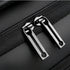 Deux tirettes de fermeture éclair en métal noir sur tissu texturé pour Sac à dos ordinateur 15 pouces de 25L