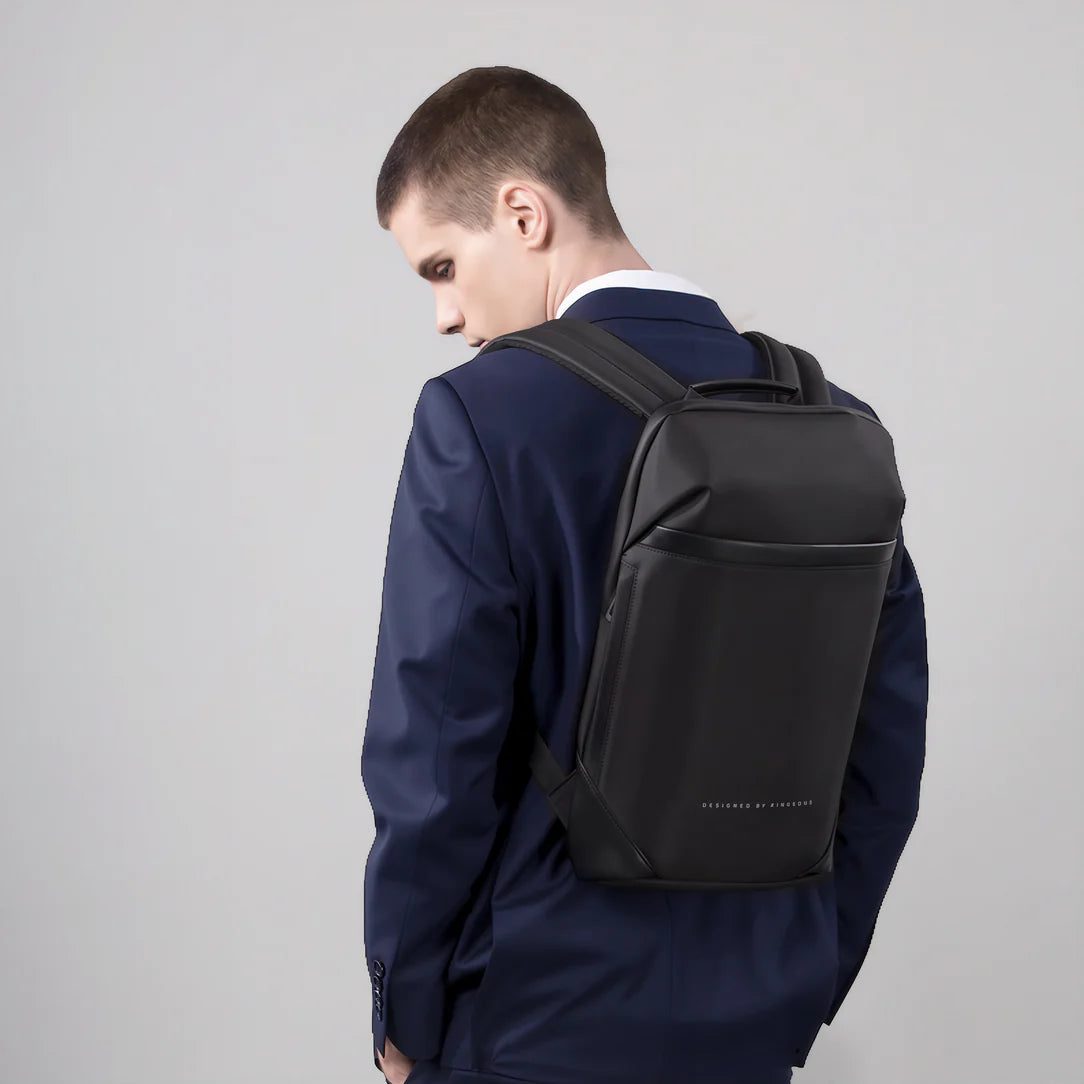 Sac à dos ordinateur portable noir minimaliste plat étanche vue avant