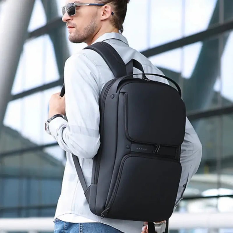 Sac à dos ordinateur ultra plat Nova Slim noir élégant avec plusieurs compartiments