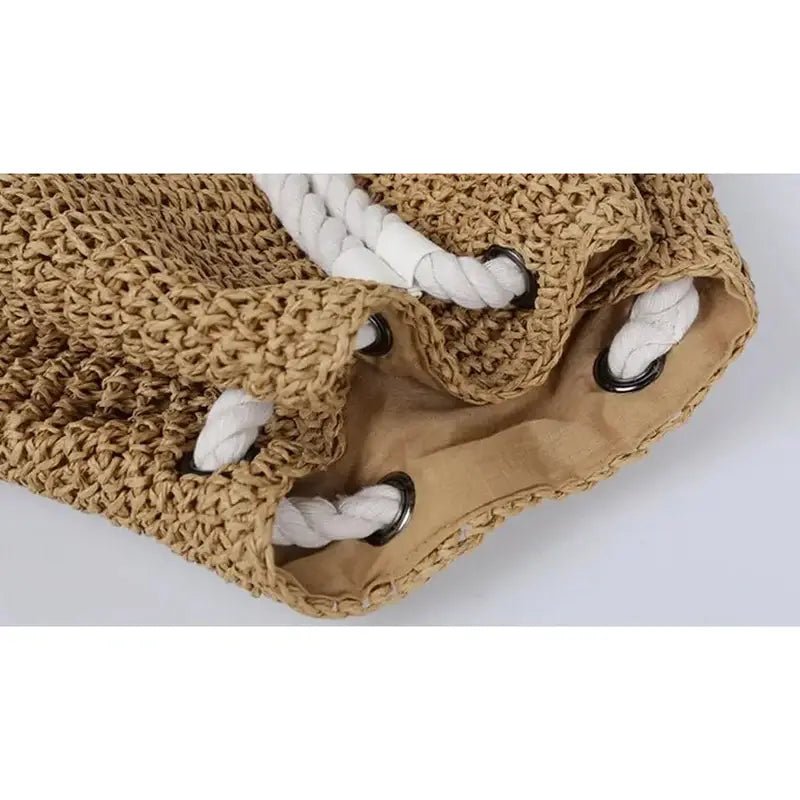 Sac à dos paille en osier avec cordon en corde et œillets en métal