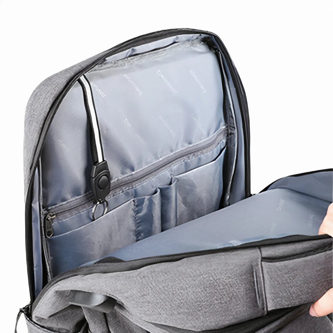 Sac à dos PC portable 17 pouces Urban Nova gris ouvert avec compartiments et clip pour clés