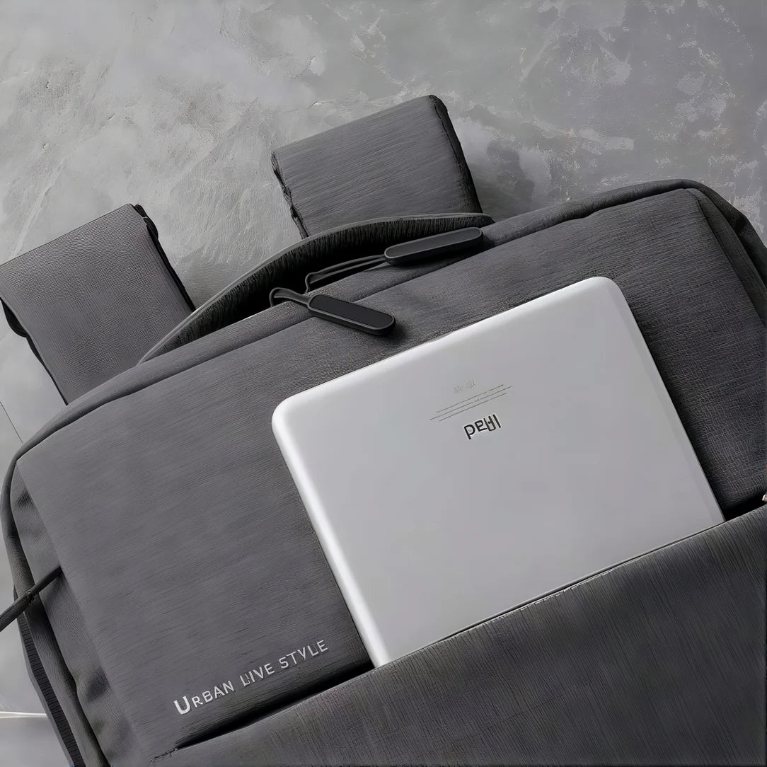 Sac à dos PC portable 17 pouces Urban Nova avec un iPad dans la poche extérieure
