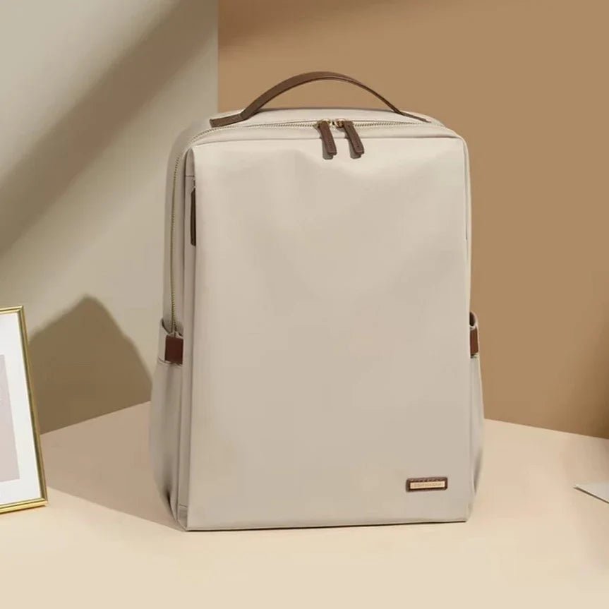 Sac à dos pour ordinateur 15,6 pouces, gris clair avec poignée et tirettes en marron