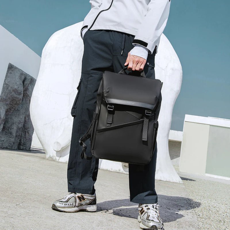 Sac à dos à rabat 16 pouces Tiger Lyra noir avec poignée et boucles frontales
