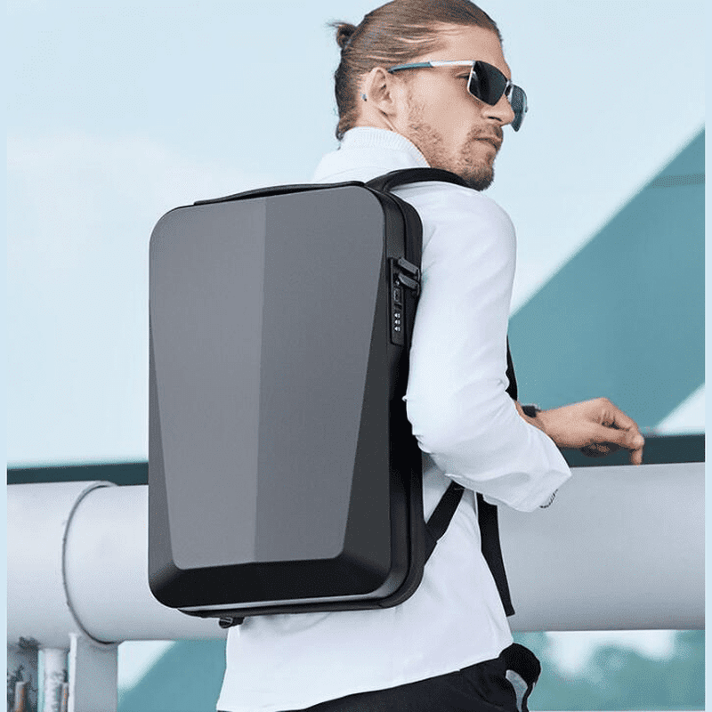 Sac à dos rigide anti-choc Atom avec coque rigide noire et cadenas combiné sécurisé