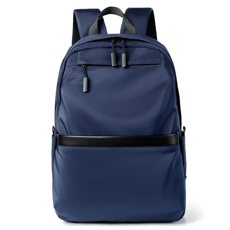 Sac à dos scolaire collège navy bleu avec plusieurs compartiments zippés et bretelles noires
