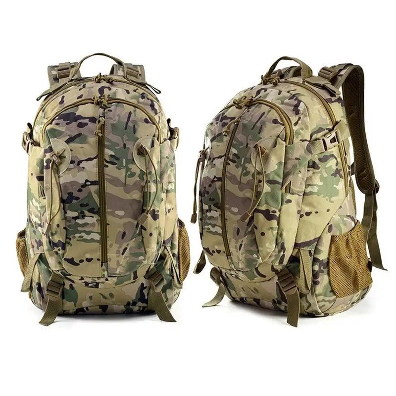 Deux sacs à dos tactiques camouflage pour le style militaire
