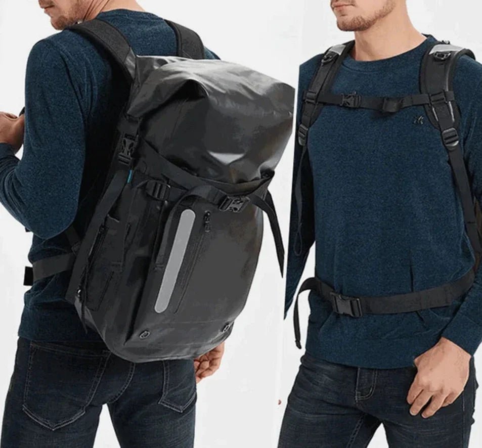 Sac à dos waterproof de randonnée noir avec bande réfléchissante et bretelles ajustables