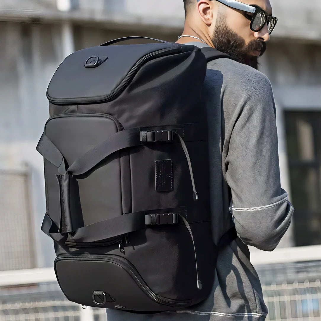 Sac de sport à dos noir étanche avec sangles ajustables et multiples compartiments