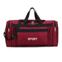 Sac de sport bandoulière rouge avec bandoulière noire pour un style pratique et tendance