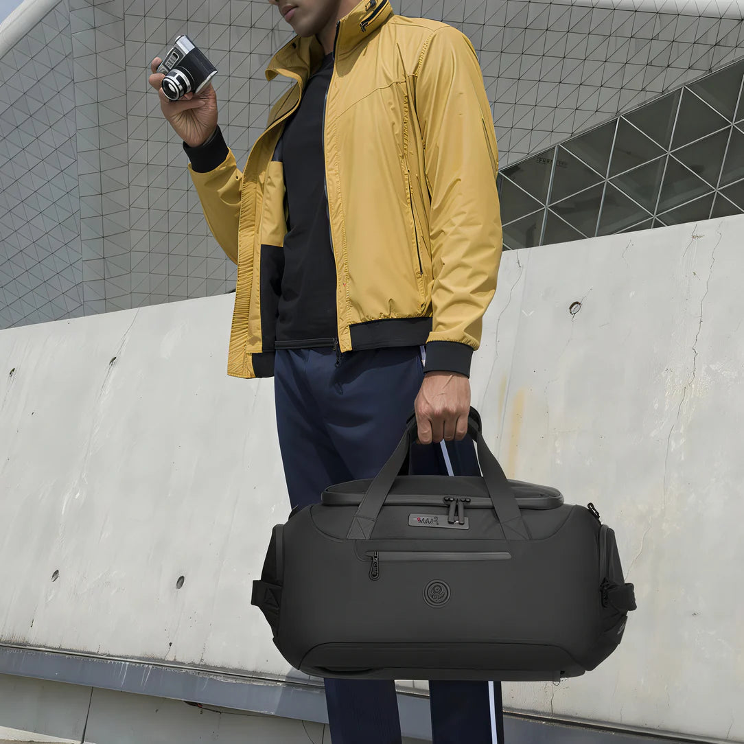 Sac de voyage antivol TSA Agora noir avec logo blanc et poignée